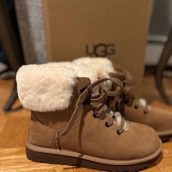 🆕 UGG Classic Mini Alpine Bootie🥰 - Picture 13 of 16